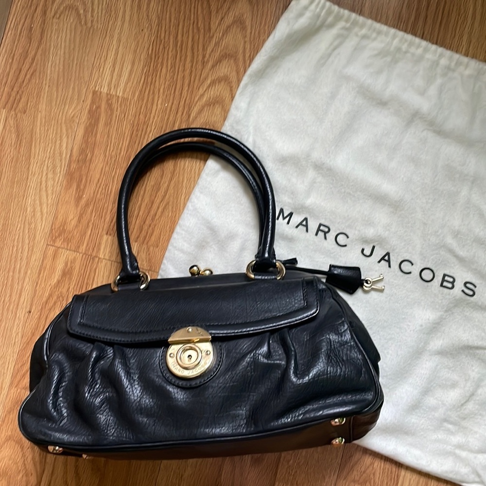Marc Jacobs leather top handle / shoulder bag. Black leather with gold hardware